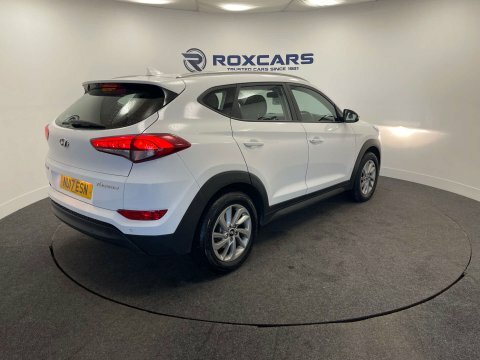 Hyundai Tucson Suv NU17ESN White #4