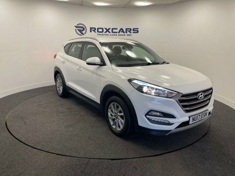 Hyundai Tucson Suv NU17ESN White