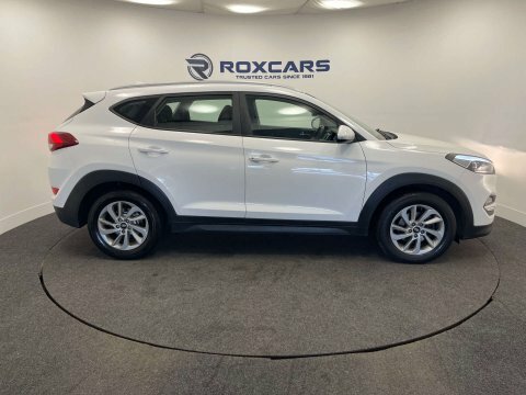 Hyundai Tucson Suv NU17ESN White #3