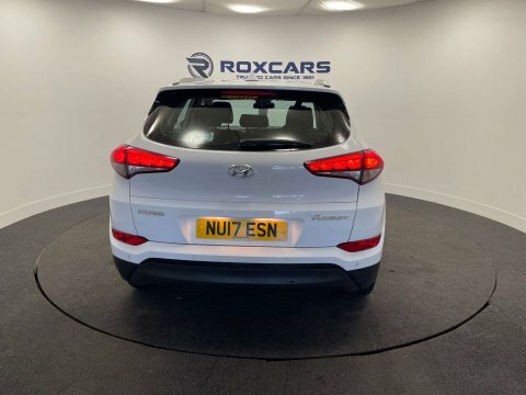 Hyundai Tucson Suv NU17ESN White #5