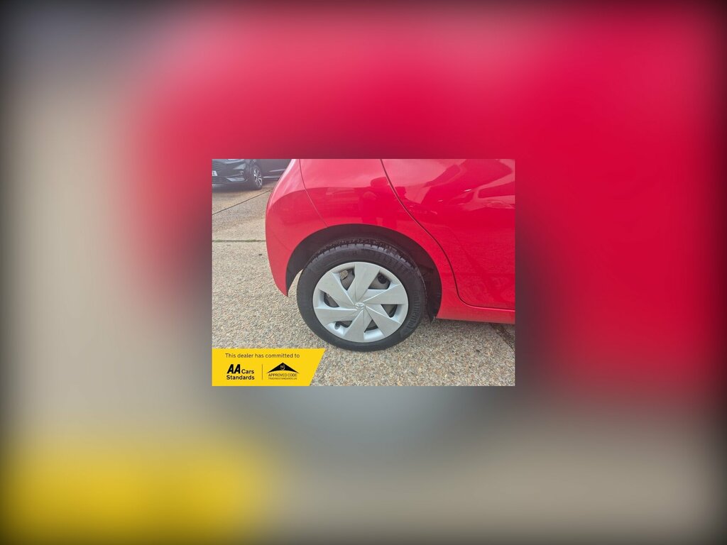 Toyota Aygo 1.0 Vvt-i X-play Hatchback Euro Red #3