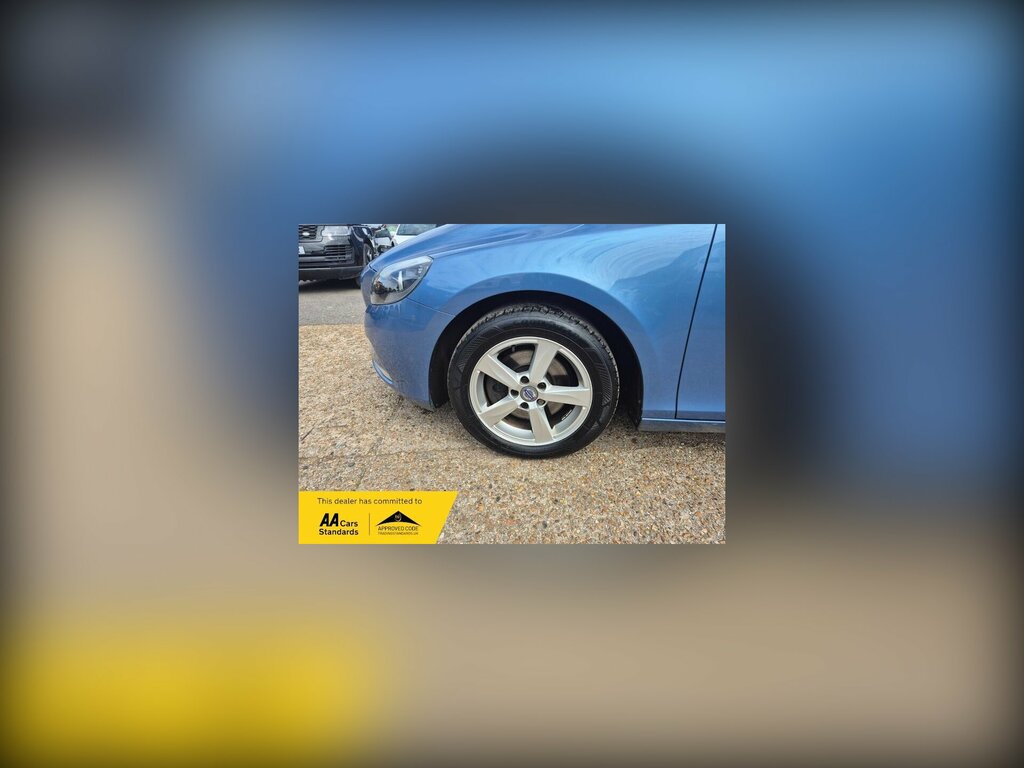 Volvo V40 2.0 D2 Es Hatchback Euro 6 Ss Blue #2