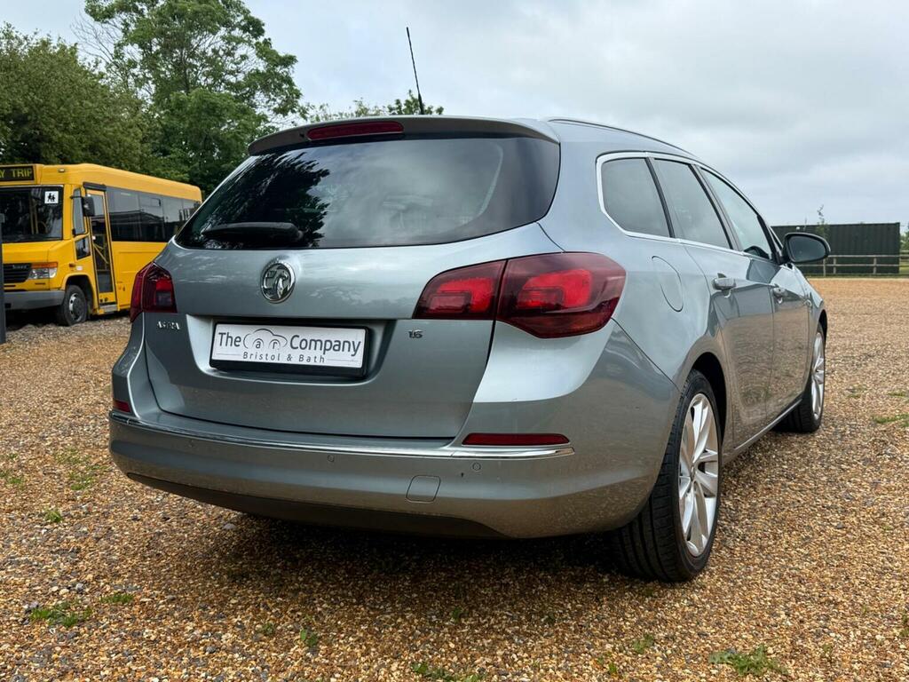 Vauxhall Astra Estate 1.6 16V Sri Sports Tourer Euro 5 2013 Silver #4