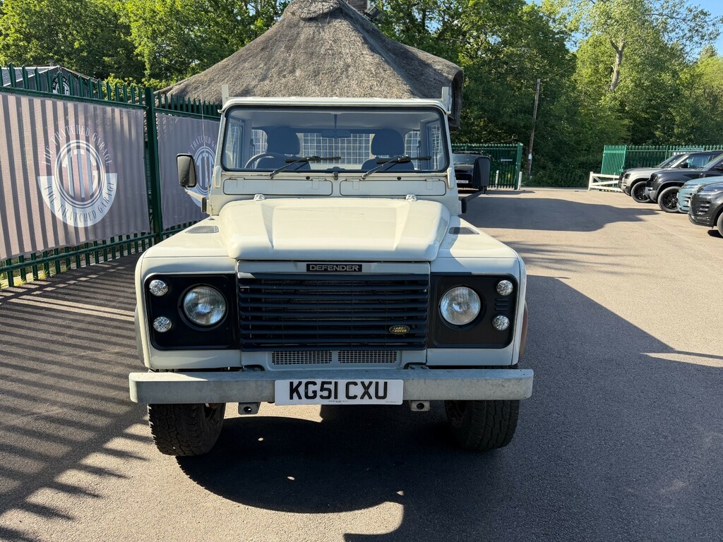 Land Rover Defender 130 130 Tipper White