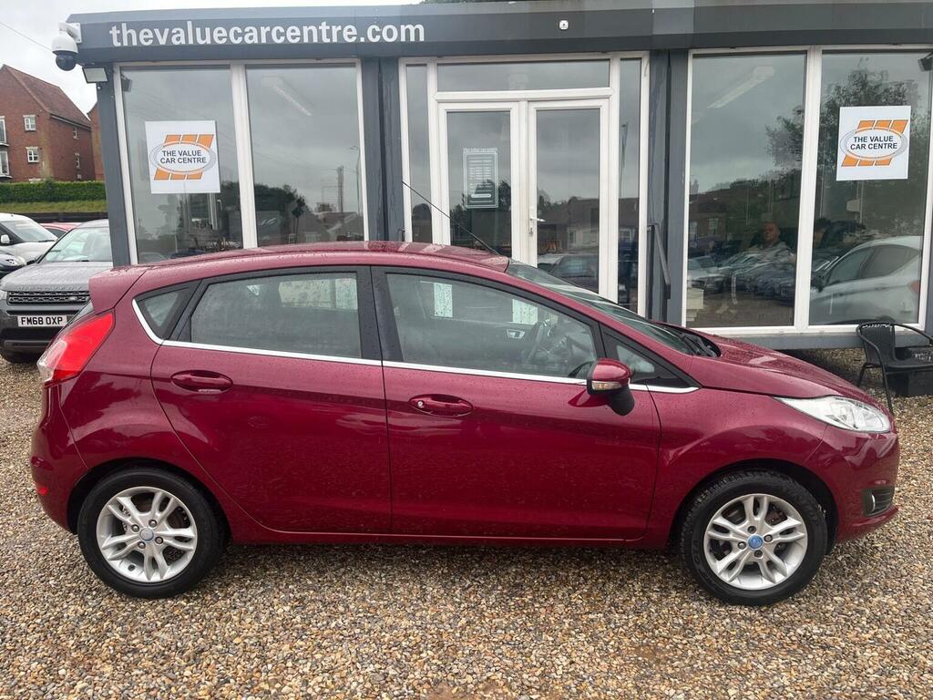 Ford Fiesta Hatchback 1.25 Zetec Euro 6 201515 SY15OYB Red #3