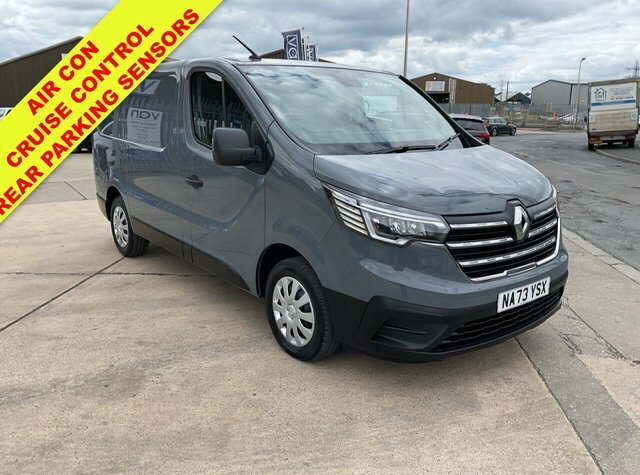 Renault Trafic 2.0 Dci Blue Sl28 Business Panel Van M Grey