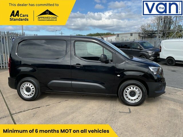 Vauxhall Combo-e Life 2300 50Kwh Dynamic Panel Van NU72HTF Black #2
