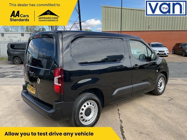 Vauxhall Combo-e Life 2300 50Kwh Dynamic Panel Van NU72HTF Black #3