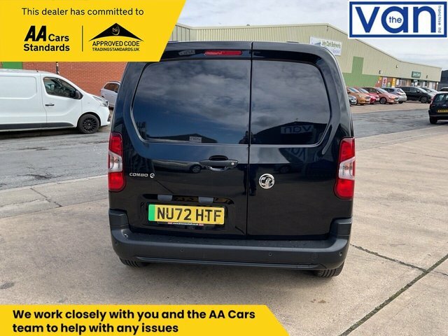 Vauxhall Combo-e Life 2300 50Kwh Dynamic Panel Van NU72HTF Black #4