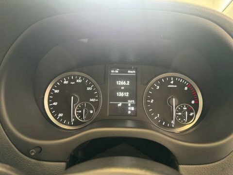 Mercedes-Benz Vito 2L Select Silver #31