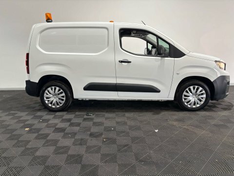 Peugeot Partner 2019 69 Professional ML69NRX White #2