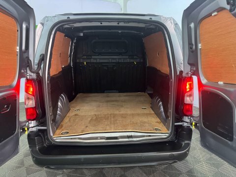 Citroen Berlingo 2024 74 1.5 Grey #3