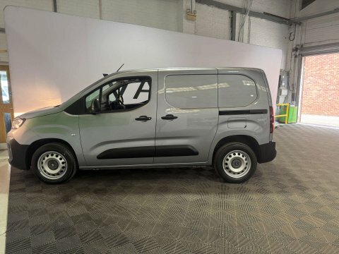 Citroen Berlingo 2024 74 1.5 Grey #4