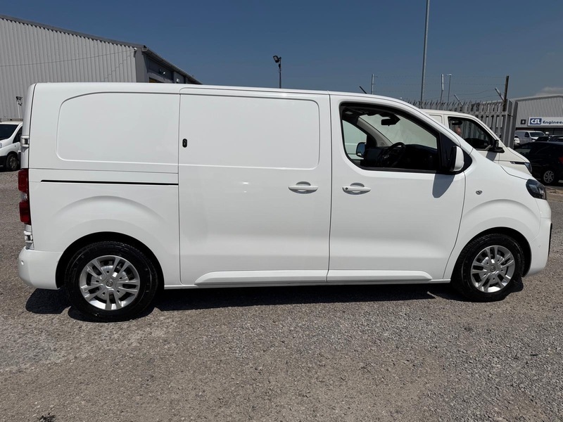 Vauxhall Vivaro L1h1 2700 Sportive S DV20UGS White #5