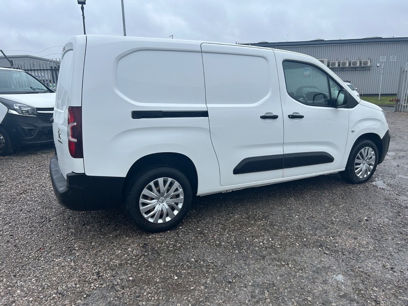 Peugeot Partner Bluehdi Professional L2 White #4