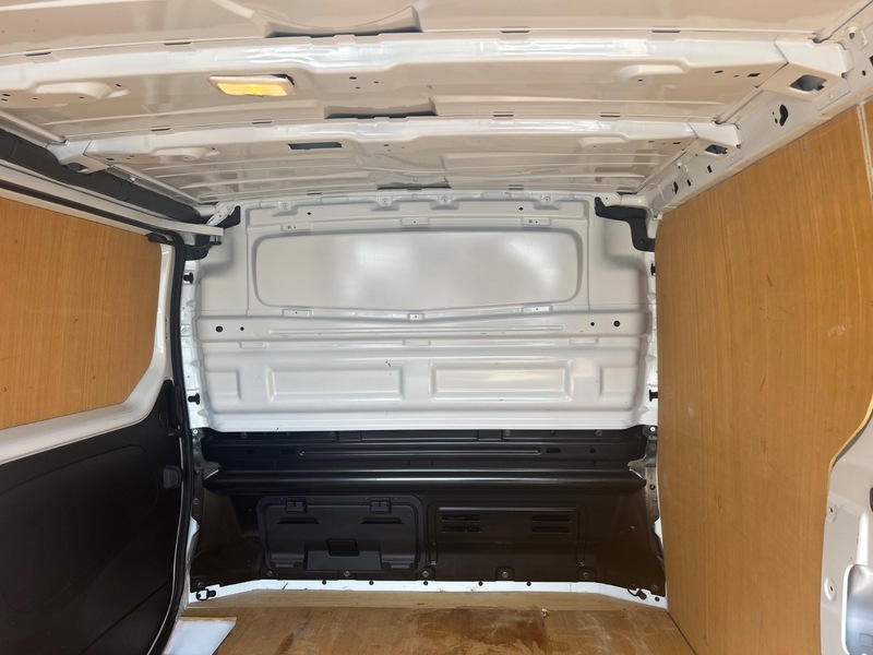 Nissan Primastar Dci 28 Tekna Grey #17