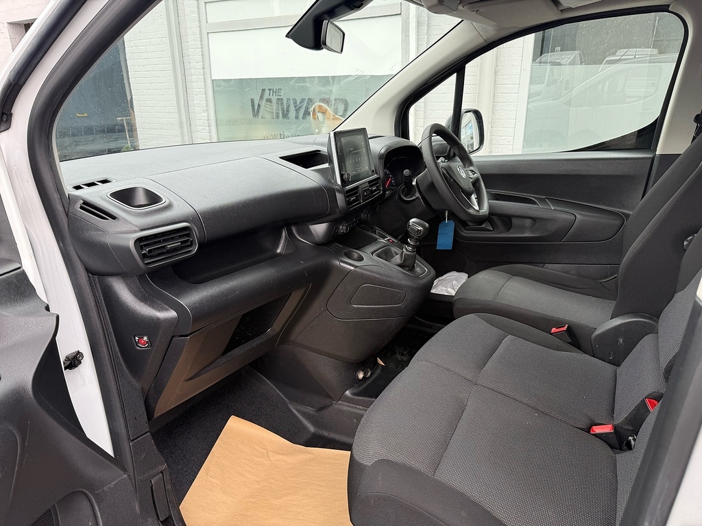 Vauxhall Combo Diesel White #10