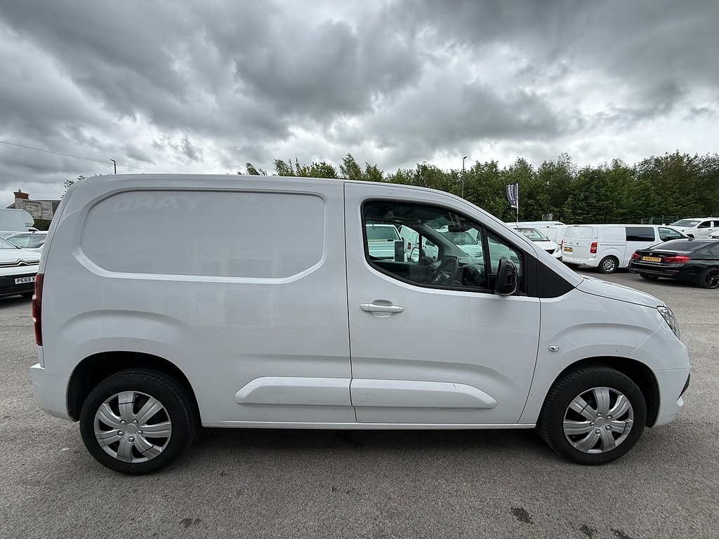 Vauxhall Combo 1.5 Turbo D 2300 Pro 3 Seat Swb Sat Nav R Camera V White #5