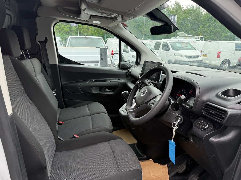 Vauxhall Combo Diesel White #13