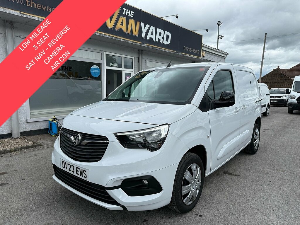 Vauxhall Combo 1.5 Turbo D 2300 Pro 3 Seat Swb Sat Nav R Camera V White