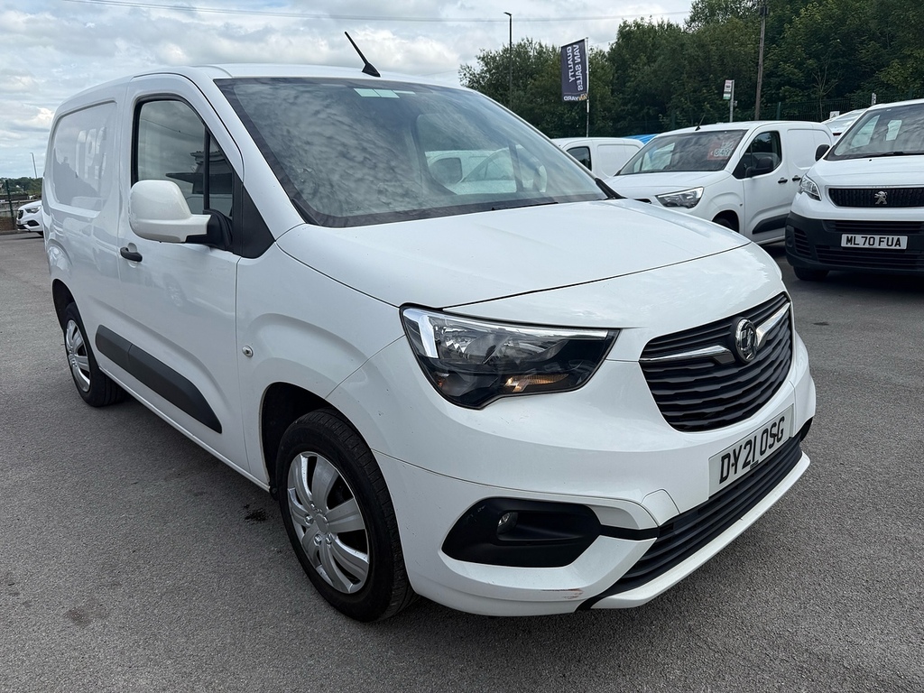 Vauxhall Combo 1.5 Turbo D 2300 Sportive 3 Seats Swb Air Con Van White #3
