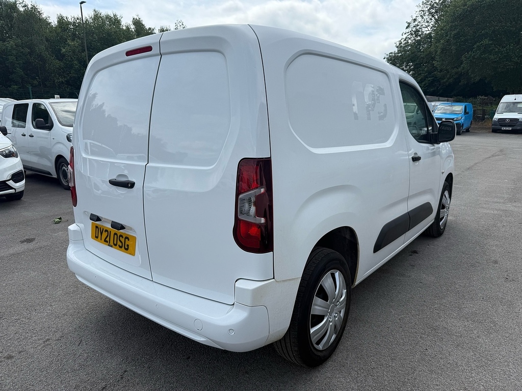 Vauxhall Combo 1.5 Turbo D 2300 Sportive 3 Seats Swb Air Con Van White #5