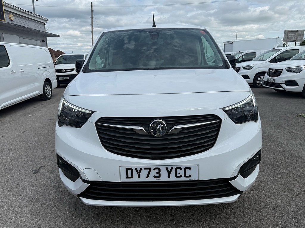 Vauxhall Combo 1.5 Turbo D 2300 Pro 3 Seats Swb Air Con Rcamera White #2