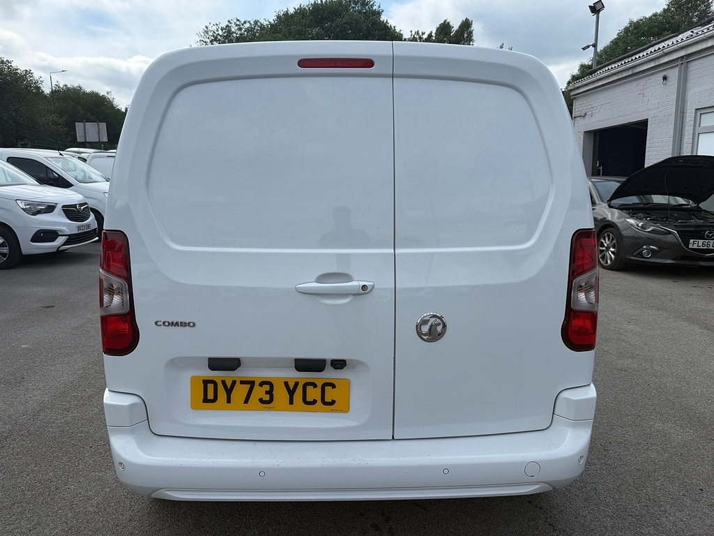Vauxhall Combo 1.5 Turbo D 2300 Pro 3 Seats Swb Air Con Rcamera White #6