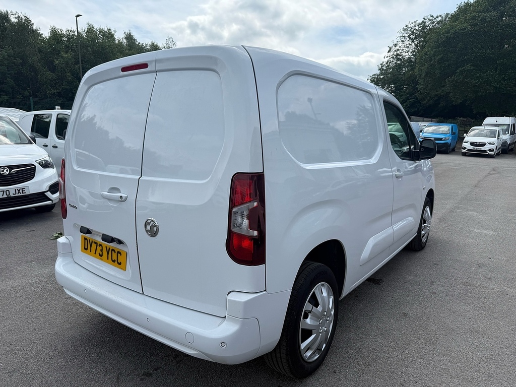 Vauxhall Combo 1.5 Turbo D 2300 Pro 3 Seats Swb Air Con Rcamera White #5