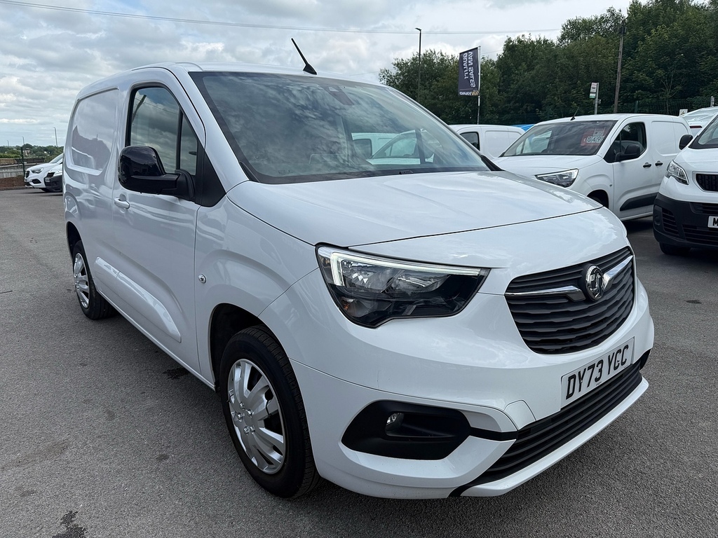 Vauxhall Combo 1.5 Turbo D 2300 Pro 3 Seats Swb Air Con Rcamera White #3