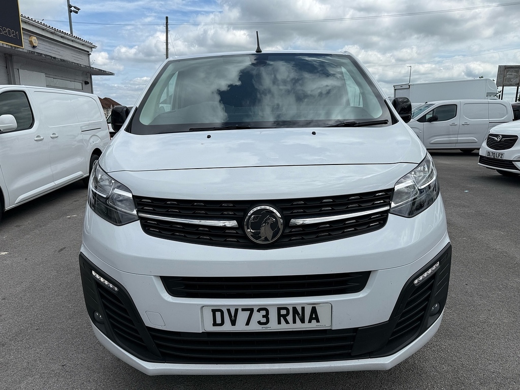 Vauxhall Vivaro 1.5 Turbo D 2900 Pro Lwb Air Con Rcamera Van 6Dr White #2