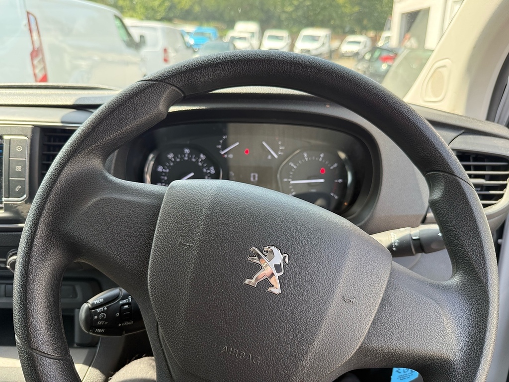 Peugeot Expert Asphalt Premium White #15