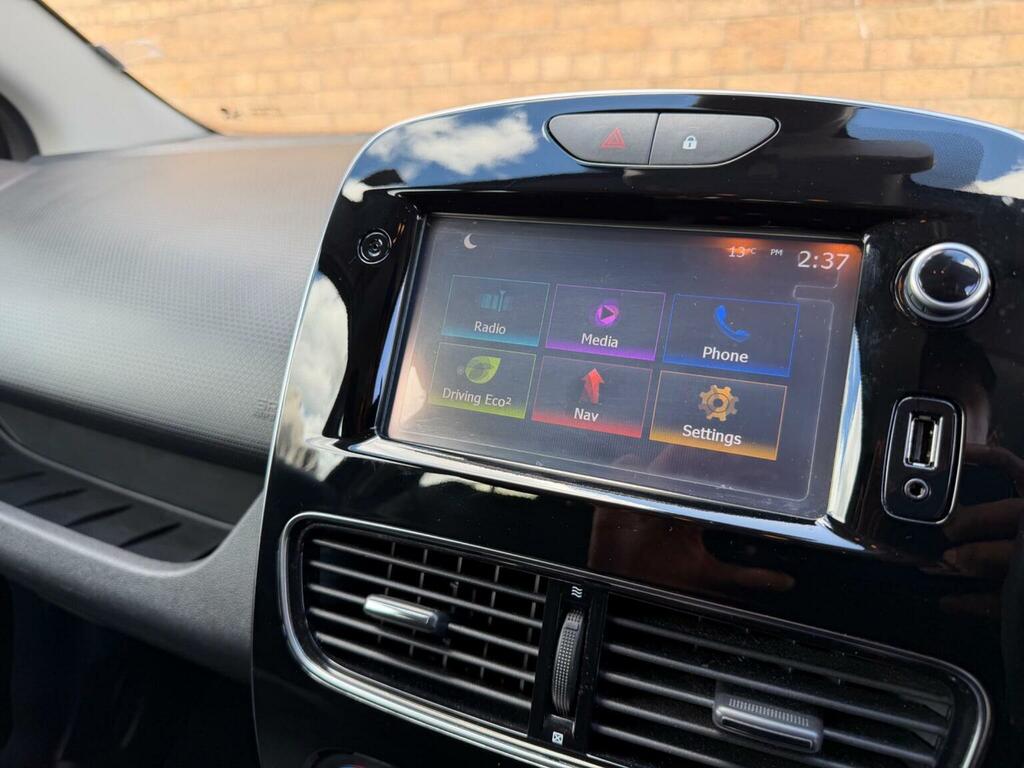 Renault Clio Hatchback 1.2 16V Dynamique Nav Euro 6 20181 FM18RFO Black #2