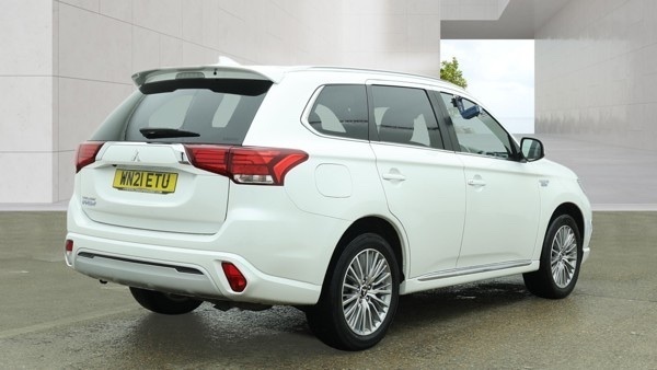 Mitsubishi Outlander Phev Dynamic White #4