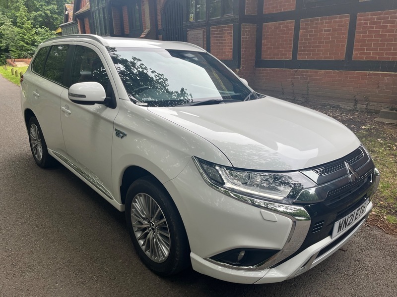 Mitsubishi Outlander Phev Dynamic White
