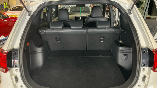 Mitsubishi Outlander Phev Dynamic White #9