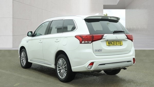 Mitsubishi Outlander Phev Dynamic White #3