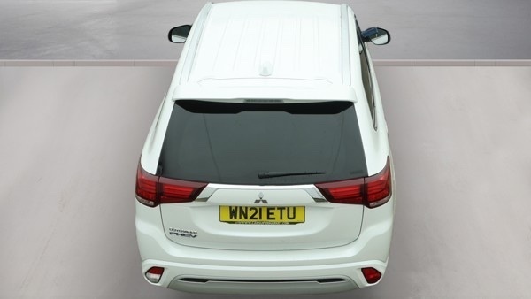 Mitsubishi Outlander Phev Dynamic White #10
