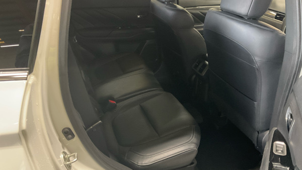 Mitsubishi Outlander Phev Dynamic White #8