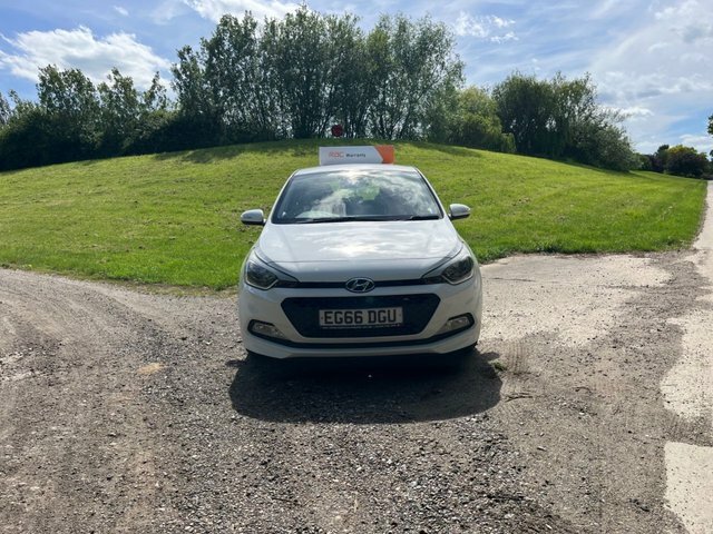 Hyundai I20 1.2 Se Hatchback Euro 6 84 Ps White #6