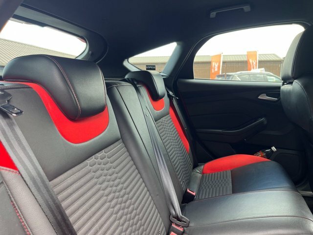 Ford Focus 2.0 Tdci St-2 Hatchback Euro 6 Red #2
