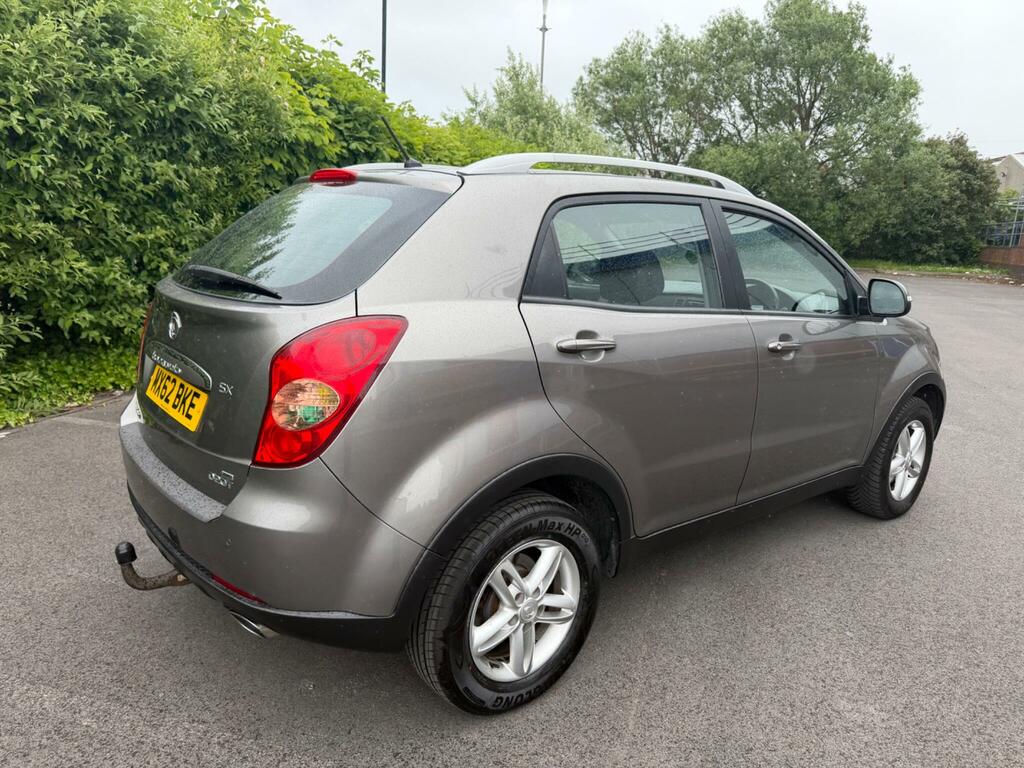 SsangYong Korando Suv 2.0 D Ex 2012 Red #8