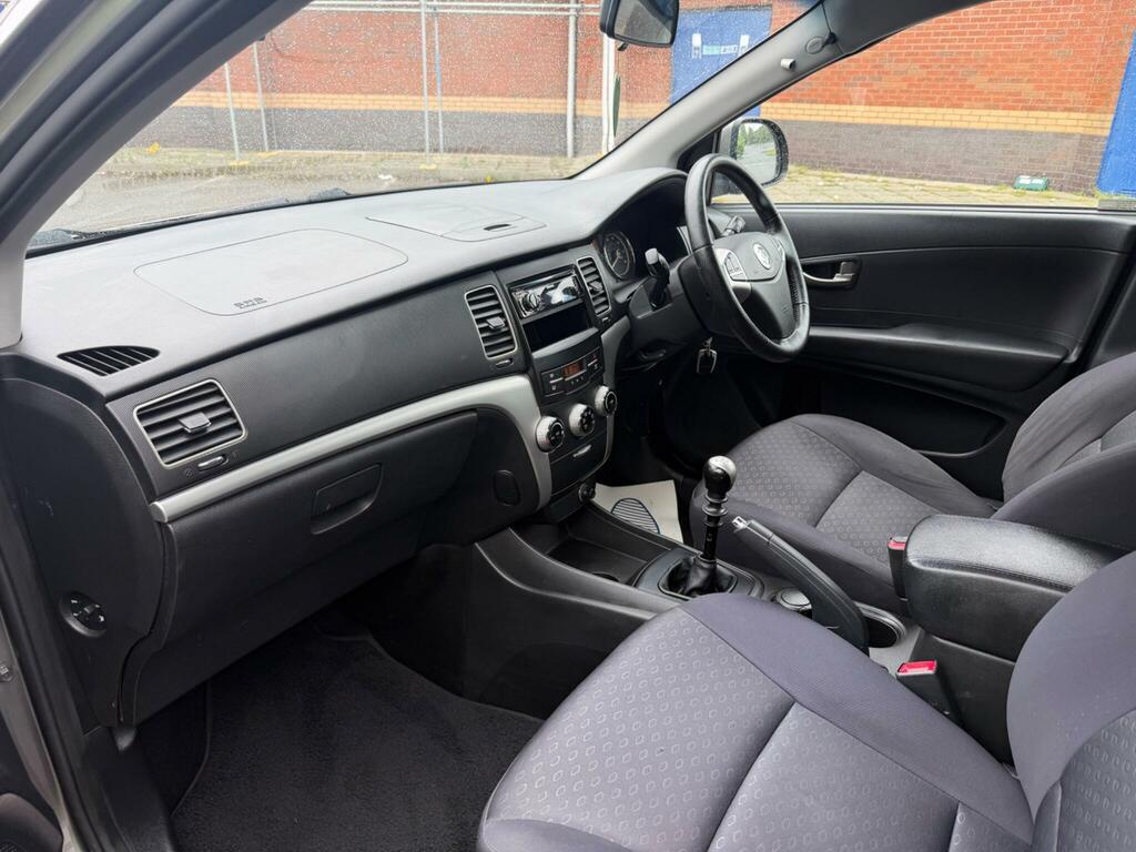 SsangYong Korando Suv 2.0 D Ex 2012 Red #19