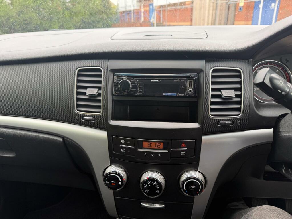 SsangYong Korando Suv 2.0 D Ex 2012 Red #16