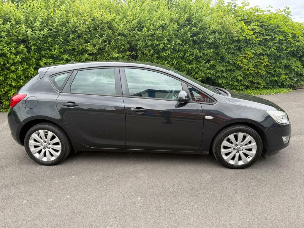 Vauxhall Astra Active Red #7