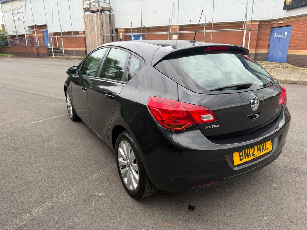 Vauxhall Astra Active Red #4