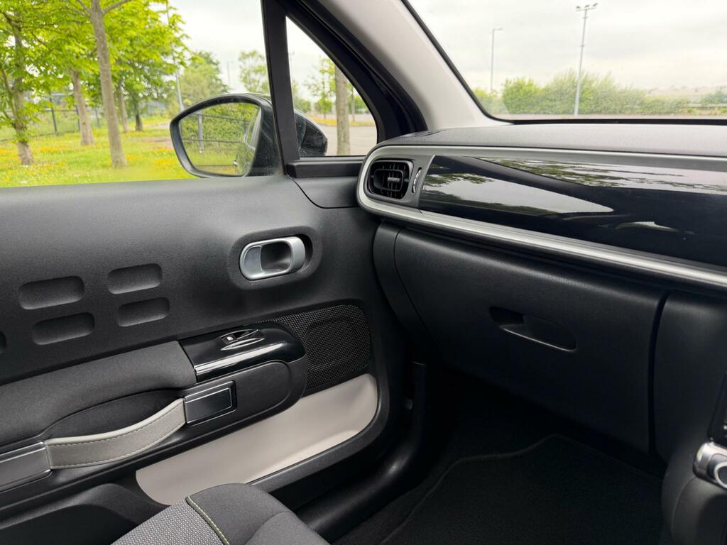 Citroen C3 1.2 Puretech 110 Flair Red #13