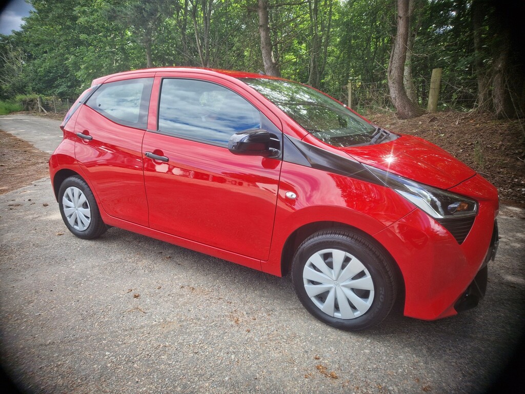 Toyota Aygo Hatchback 1.0 Vvt-i X 202070 Red