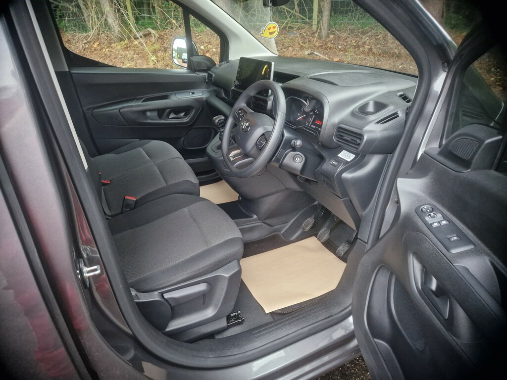 Toyota Proace City Bluehdi Active Grey #5