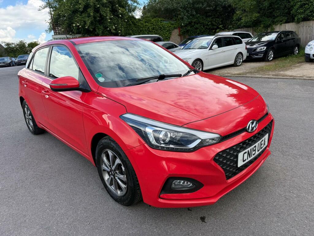 Hyundai I20 Hatchback 1.2 Se Launch Edition Euro 6 Ss CN19UEA Red